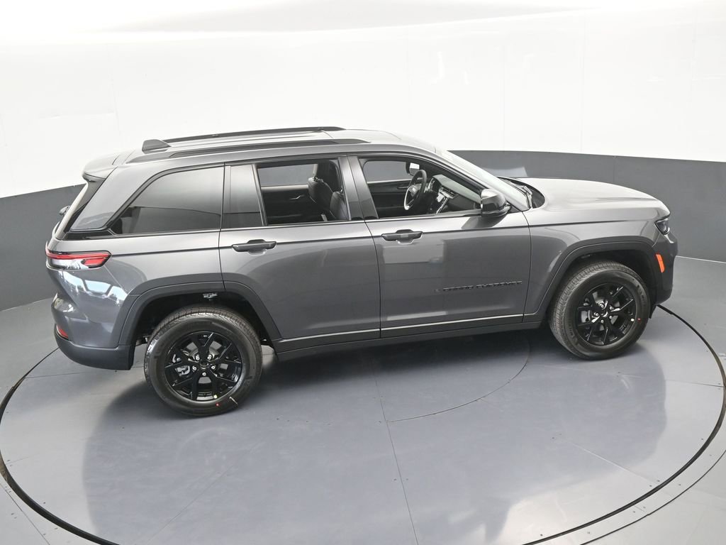 New 2025 Jeep Grand Cherokee Altitude image 44