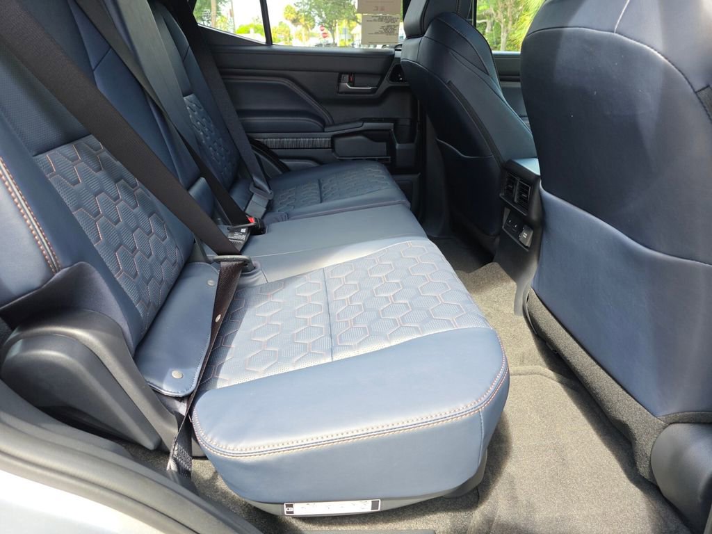 New 2026 Toyota 4Runner Platinum AWD/4WD image 17