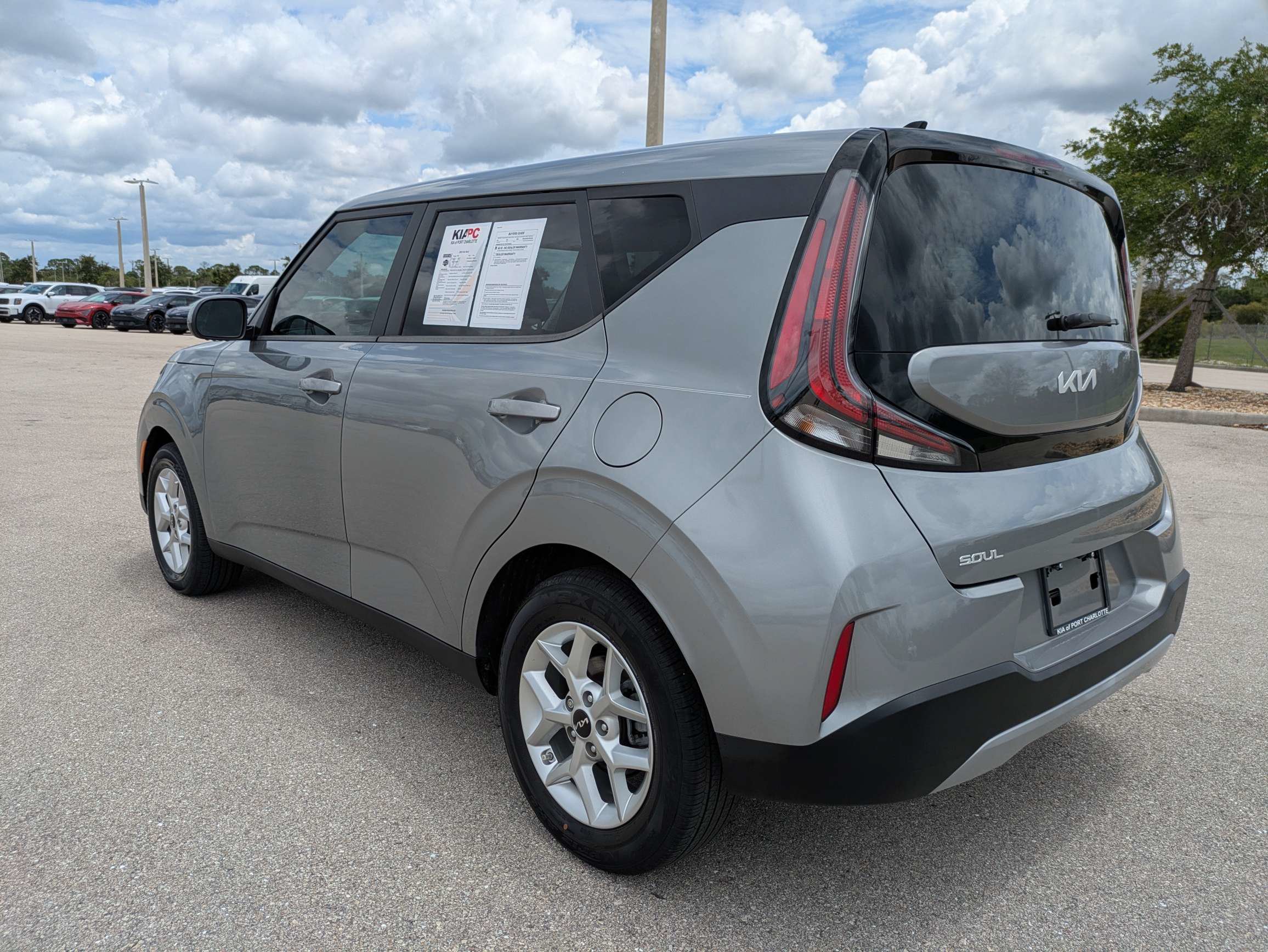 Certified 2023 Kia Soul LX w/ Option Group 015 FWD image 7