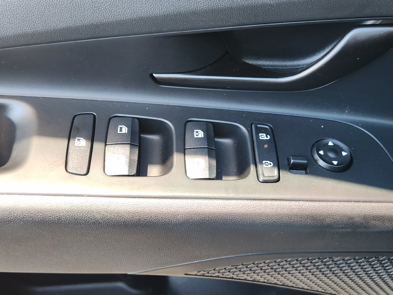 Used 2025 Hyundai Elantra Sport FWD image 22