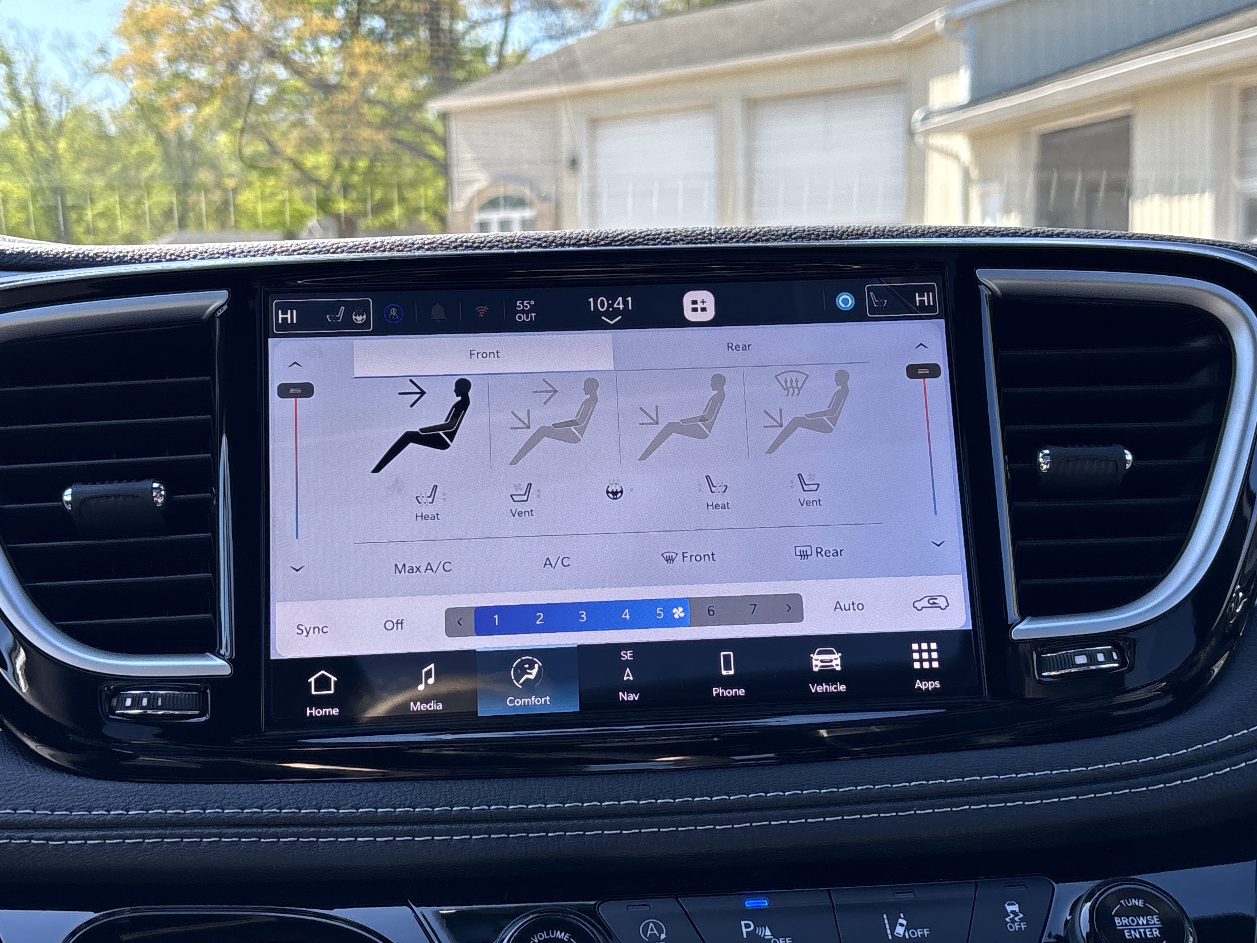 New 2026 Chrysler Pacifica Limited w/ Uconnect Theater Family Group AWD/4WD image 25