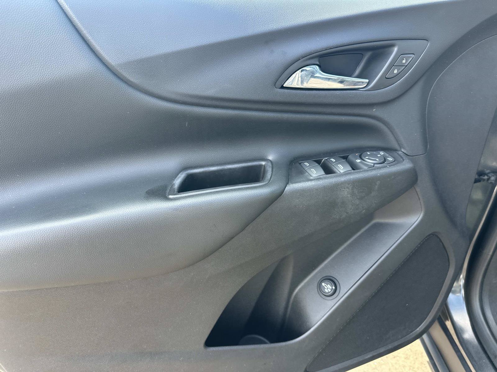 Used 2019 Chevrolet Equinox LT w/ Sun & Navigation Package FWD image 15