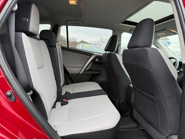 Used 2018 Toyota RAV4 XLE image 17