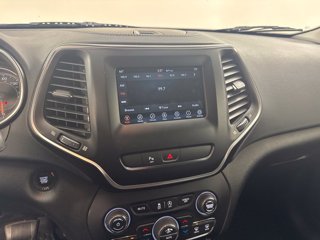 Used 2020 Jeep Cherokee Latitude Plus AWD/4WD image 13