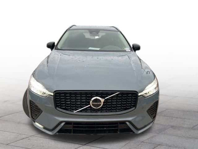 Used 2023 Volvo XC60 B5 Plus w/ Climate Package image 2