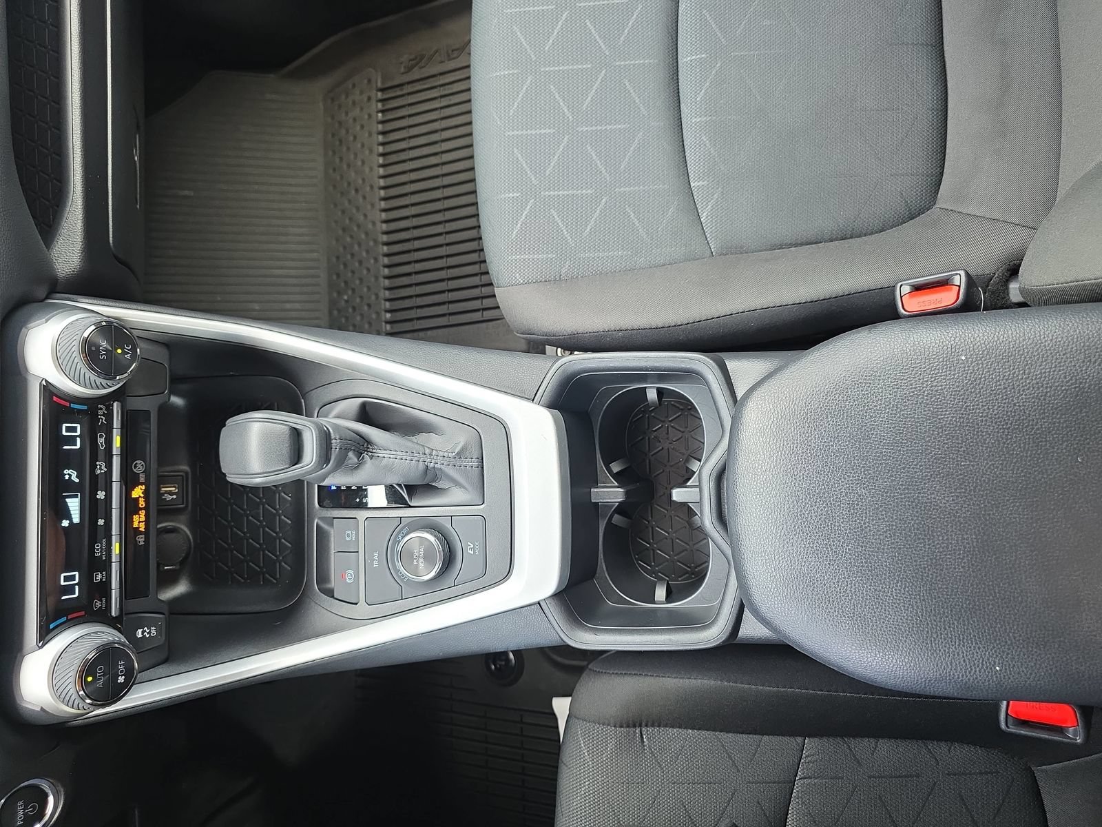 Used 2025 Toyota RAV4 XLE AWD/4WD image 24
