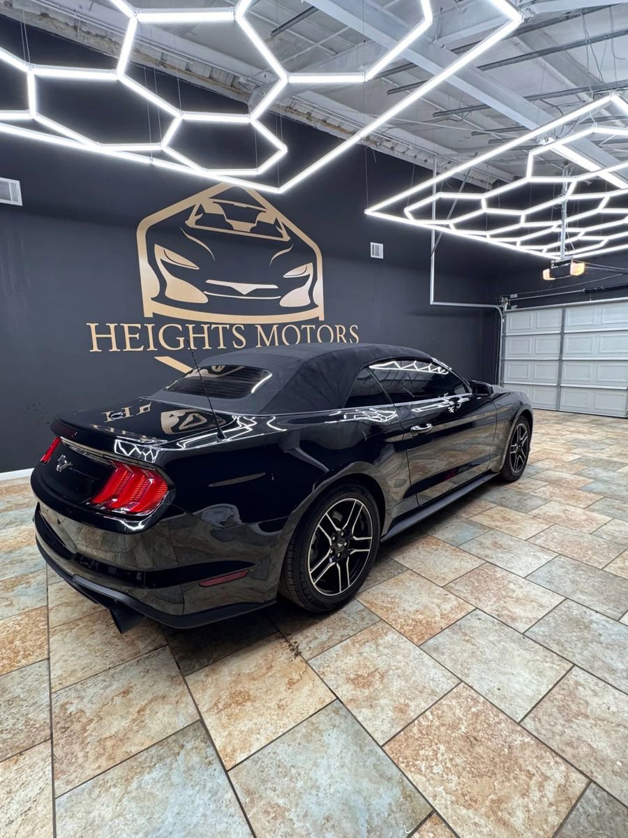Used 2023 Ford Mustang Premium image 3