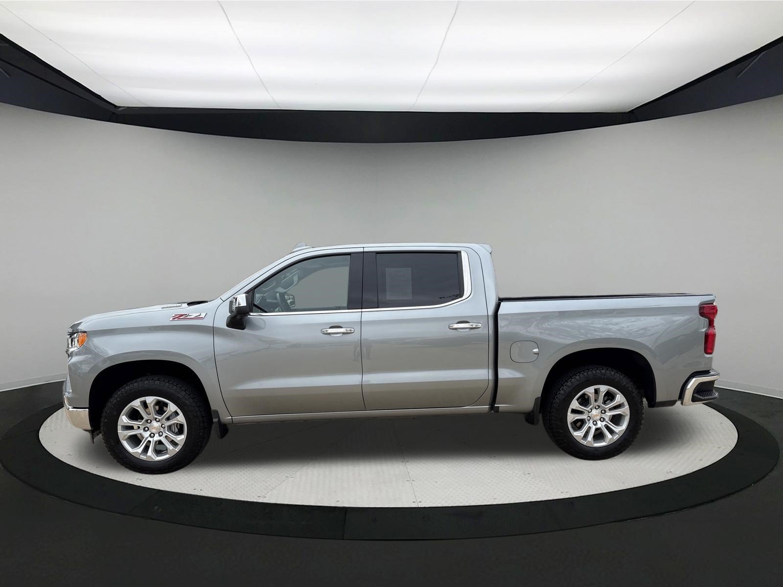 Used 2026 Chevrolet Silverado 1500 LTZ AWD/4WD image 4