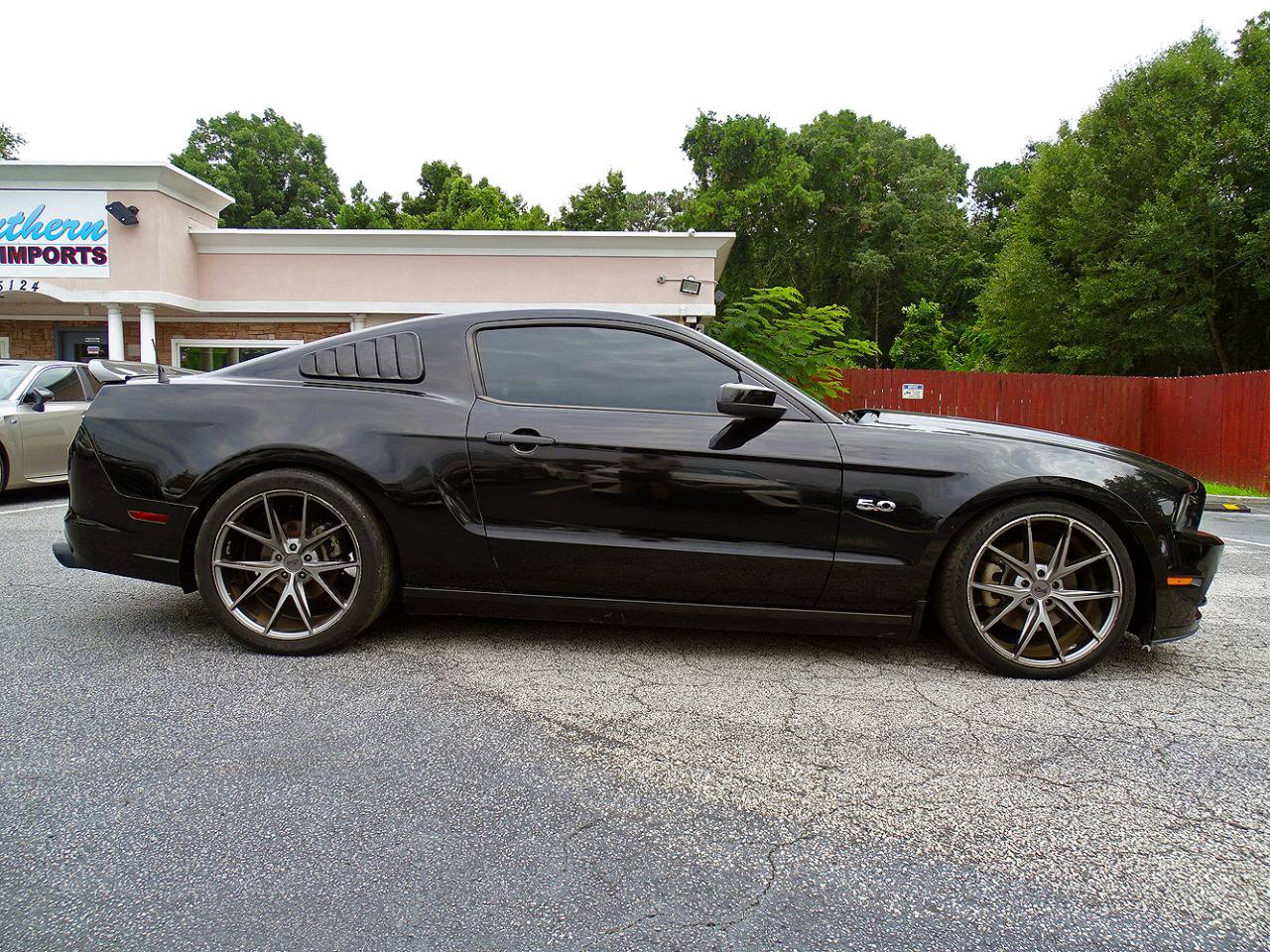 Used 2013 Ford Mustang GT Premium w/ Electronics Pkg RWD image 12