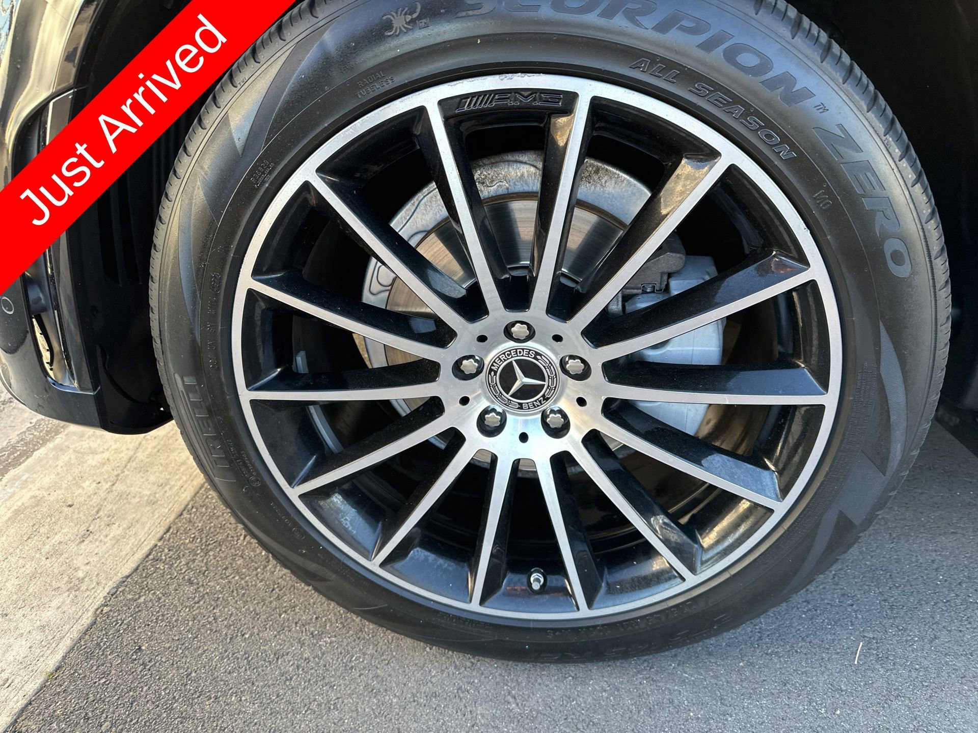 Certified 2023 Mercedes-Benz GLE 350 w/ AMG Line Exterior image 3