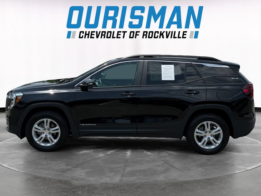 Used 2024 GMC Terrain SLE w/ Driver Convenience Package AWD/4WD image 3