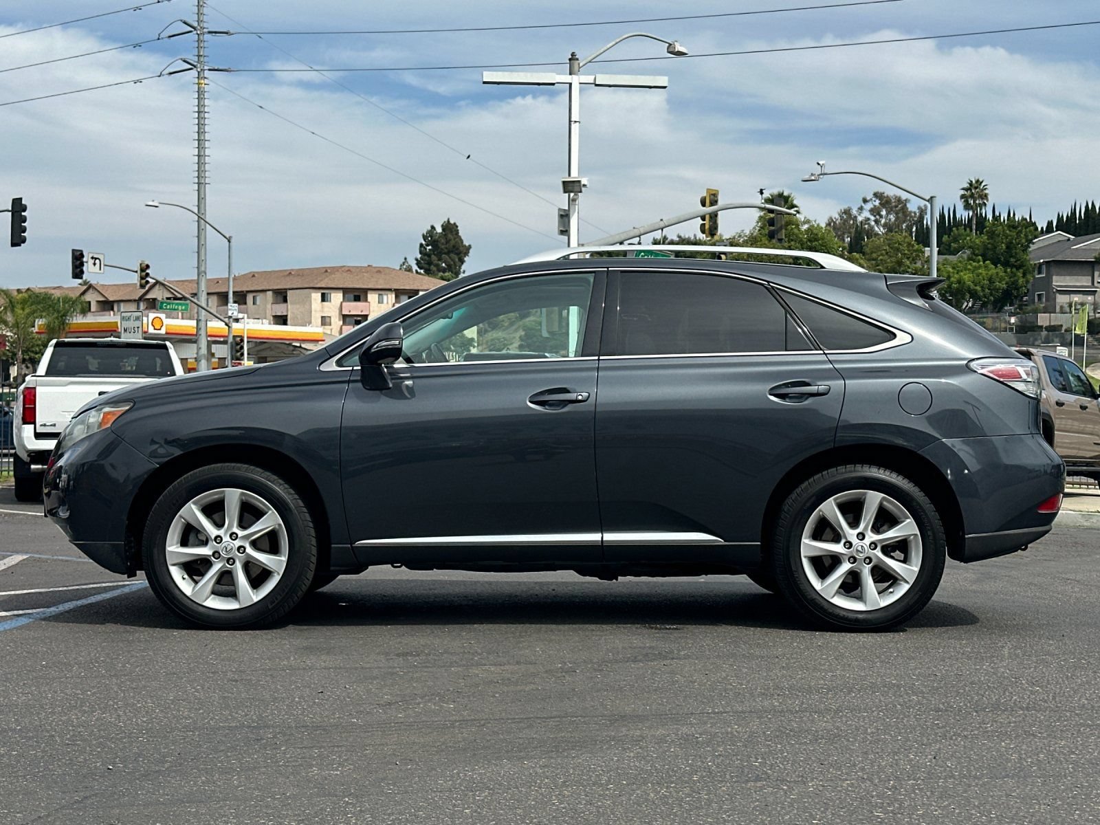 Used 2010 Lexus RX 350 2WD w/ Premium Pkg image 2