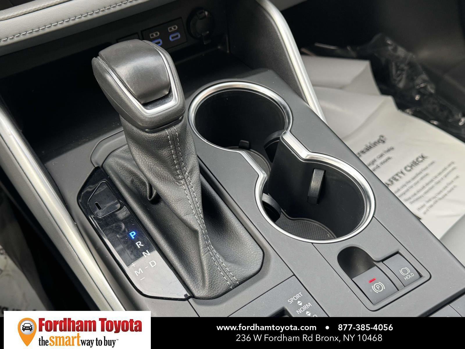 Used 2022 Toyota Highlander XLE image 29