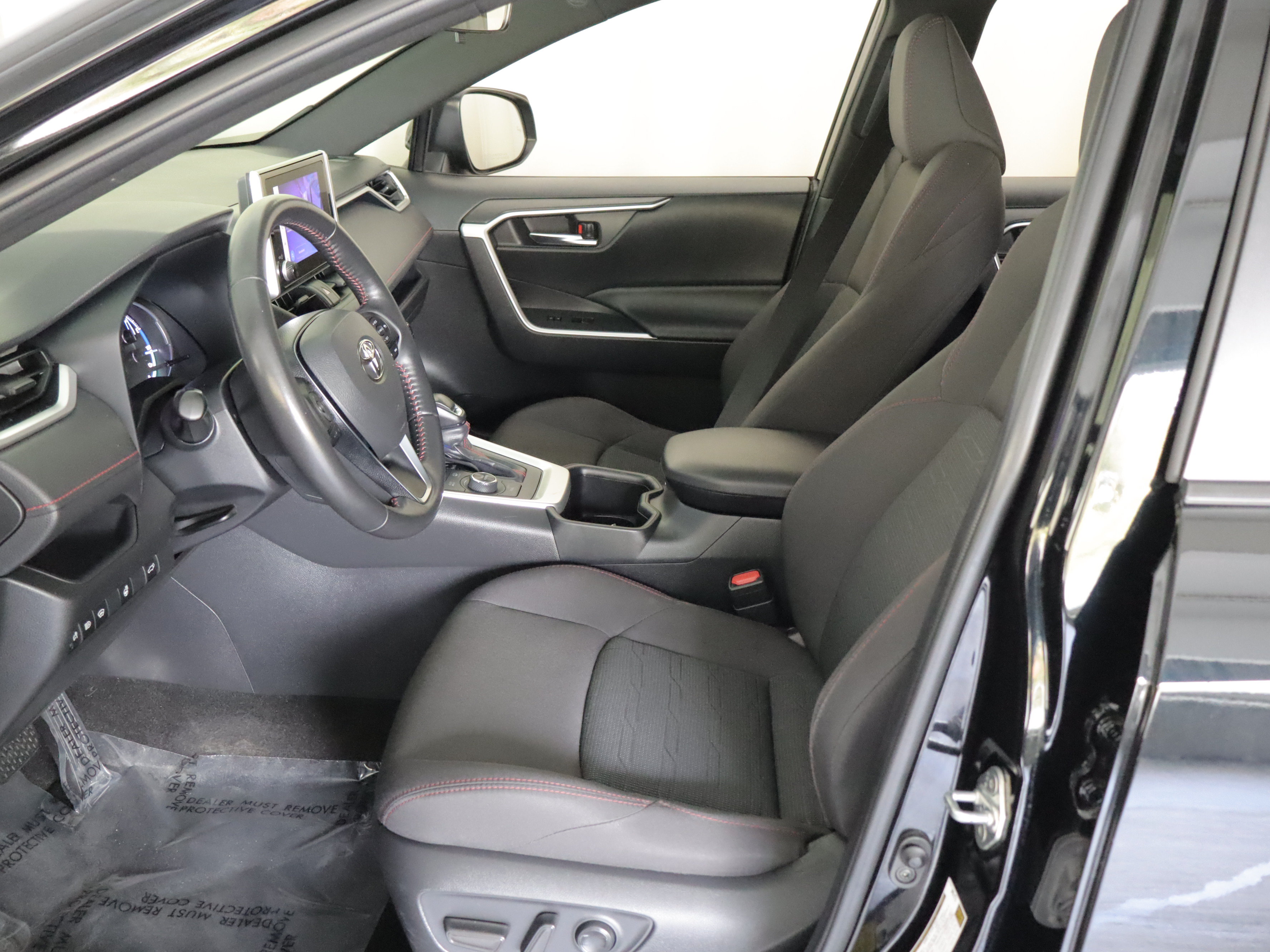 Used 2023 Toyota RAV4 SE w/ Weather & Moonroof Package AWD/4WD image 8