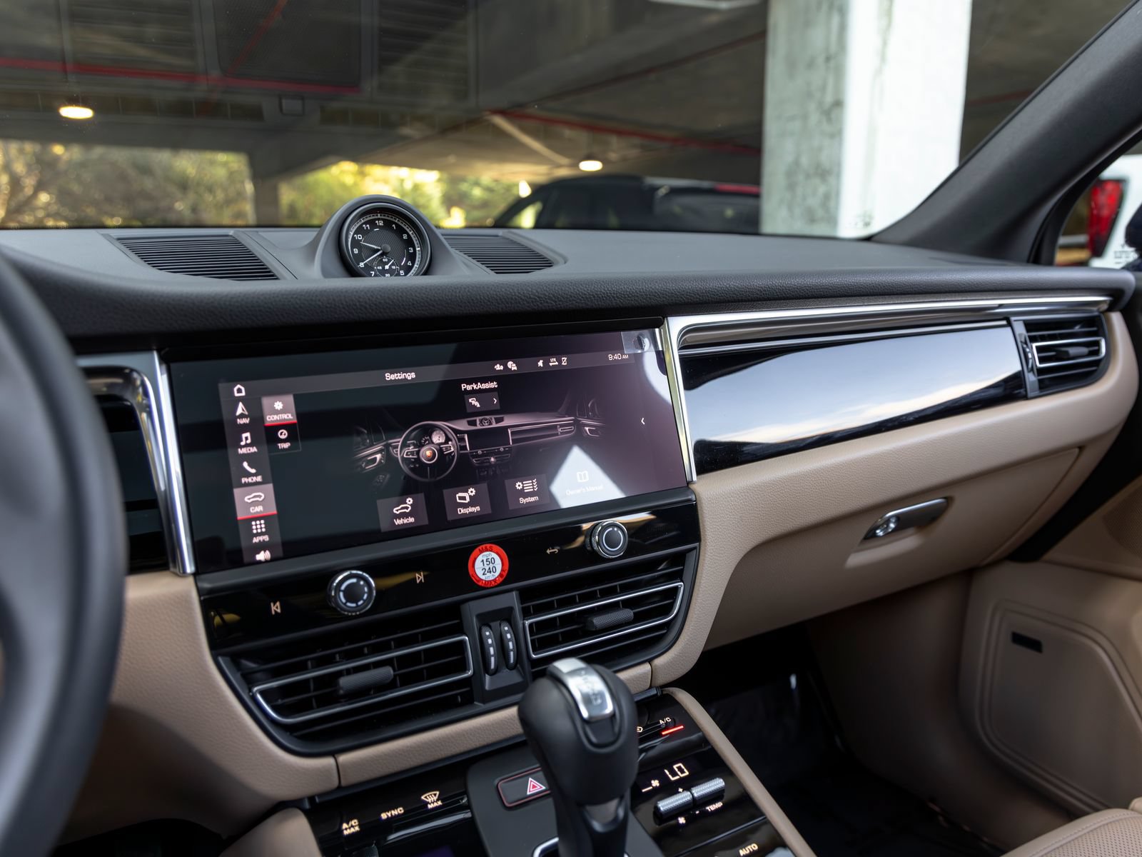 Certified 2026 Porsche Macan AWD/4WD image 36