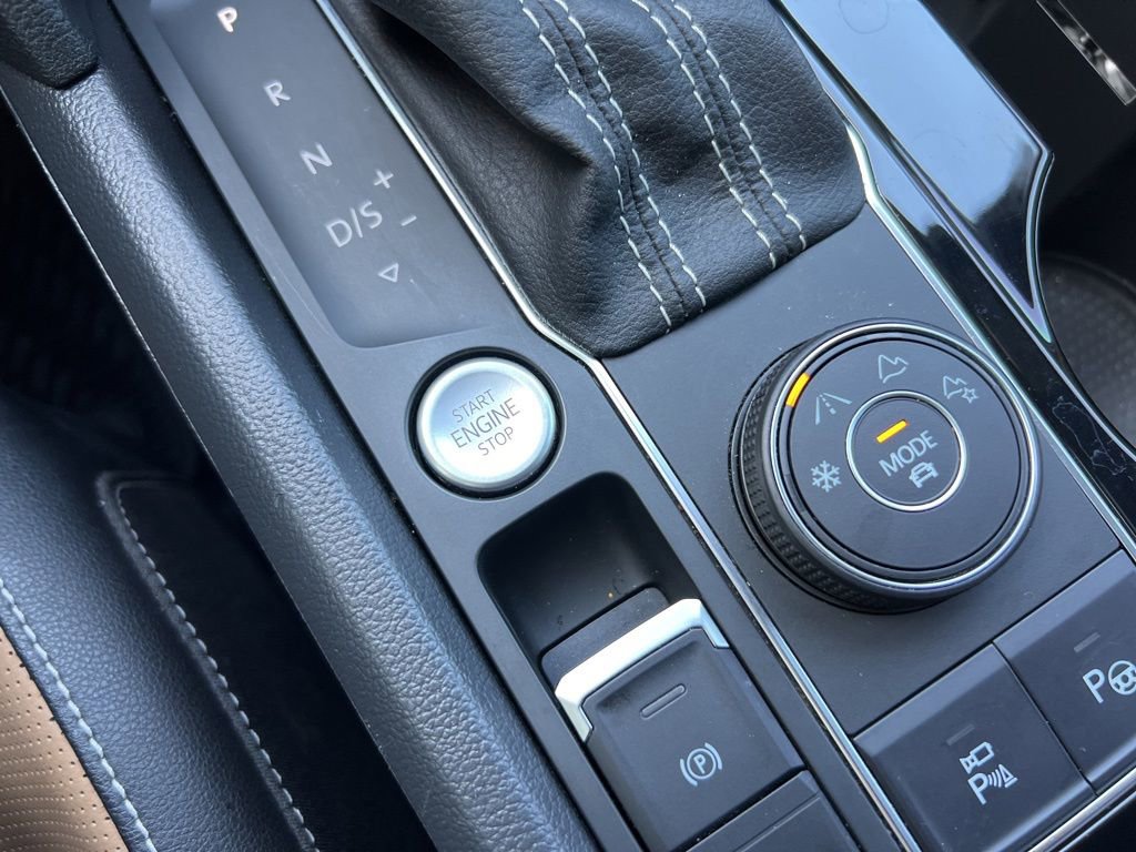 Used 2023 Volkswagen Atlas Cross Sport SEL Premium R-Line image 42