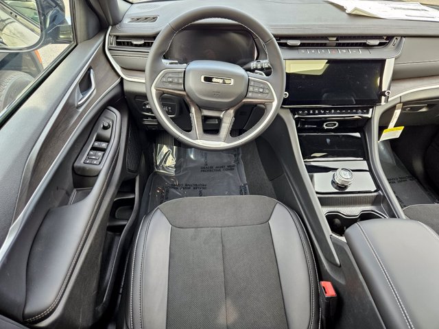 New 2026 Jeep Grand Cherokee Altitude RWD image 7