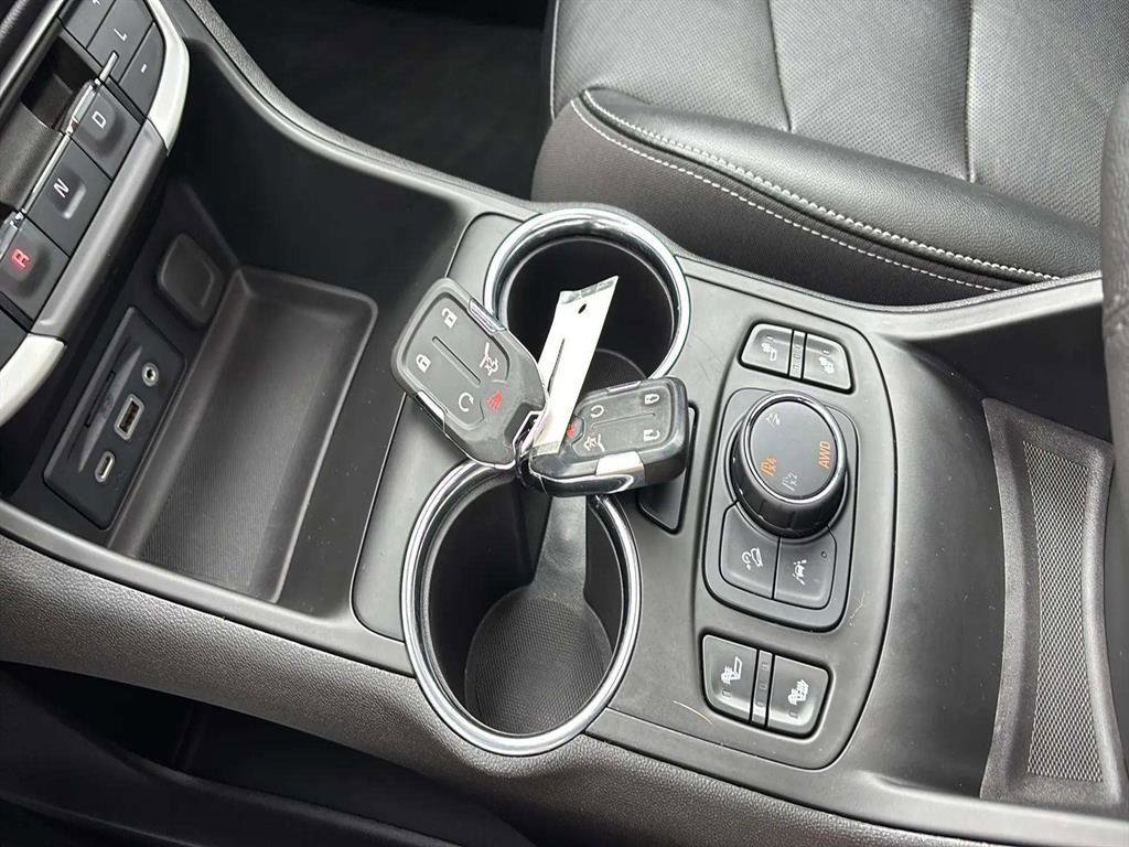 Used 2023 GMC Terrain SLT w/ Infotainment Package II image 21