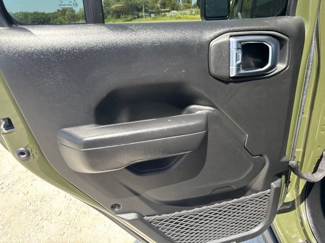 Used 2023 Jeep Wrangler Unlimited AWD/4WD image 23