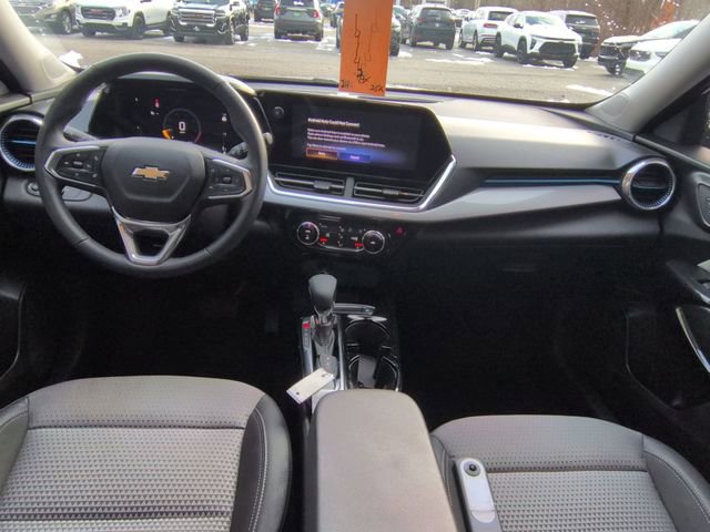 Used 2024 Chevrolet Trax LT w/ LT Convenience Package image 22