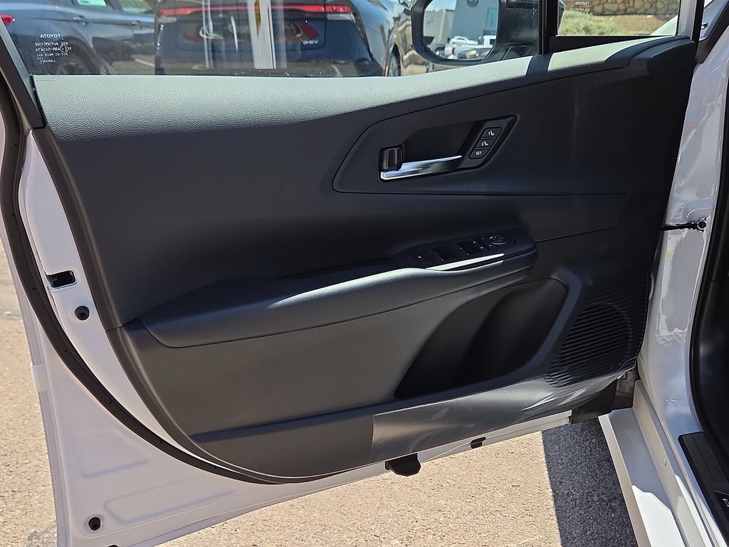 New 2027 Toyota Prius Plug-In Hybrid FWD image 17