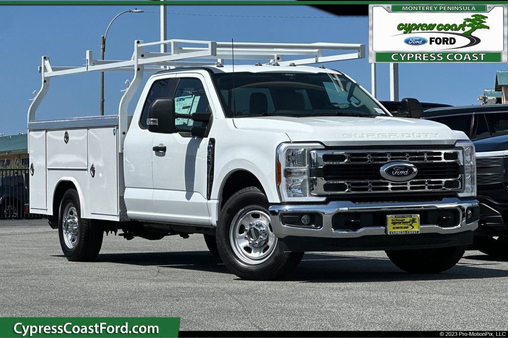 New 2025 Ford F350 XL w/ XL Chrome Package