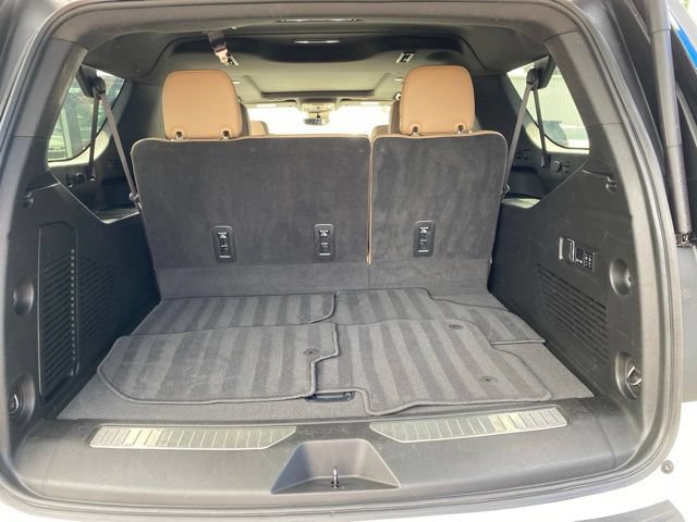 Used 2023 Chevrolet Suburban Premier AWD/4WD image 39