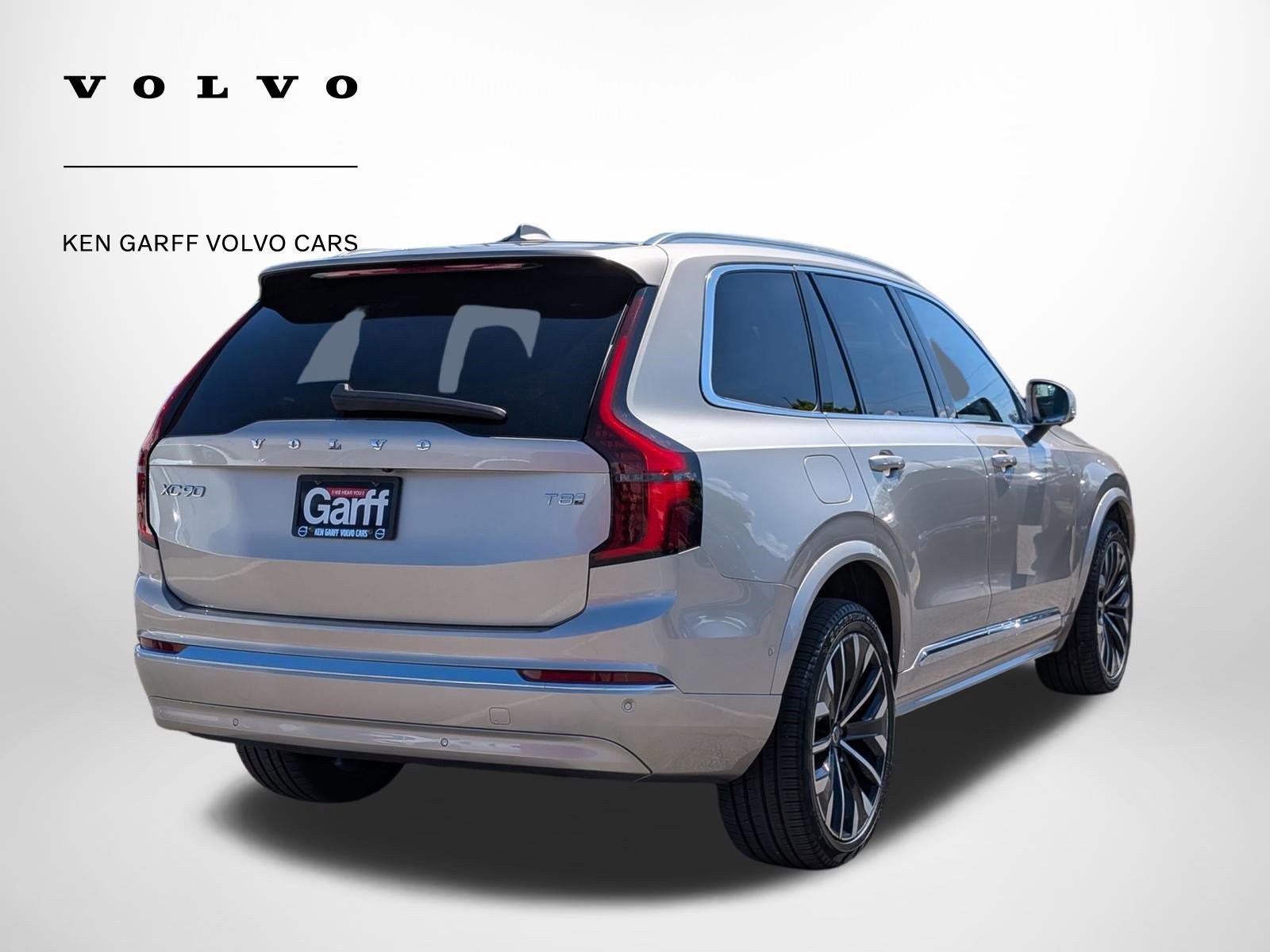 Used 2025 Volvo XC90 T8 Plus AWD/4WD image 3
