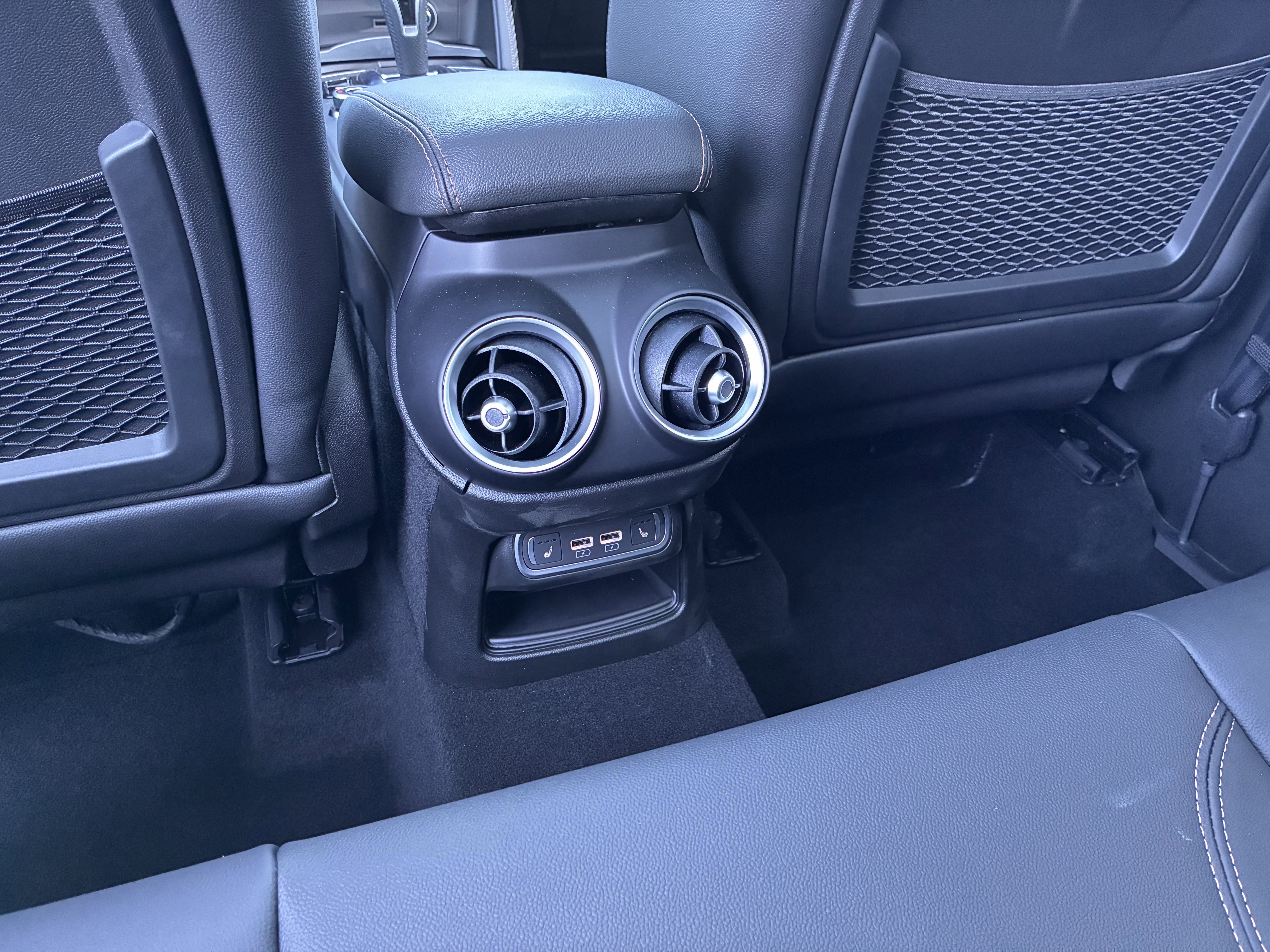 New 2025 Alfa Romeo Stelvio Sprint image 32