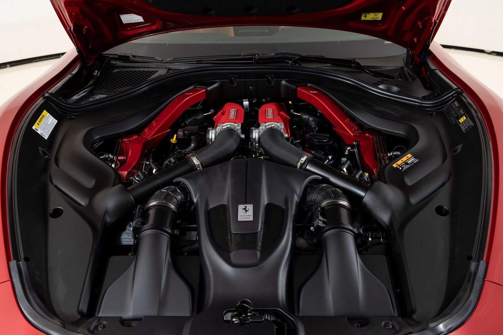 Certified 2025 Ferrari Roma Spider RWD image 35