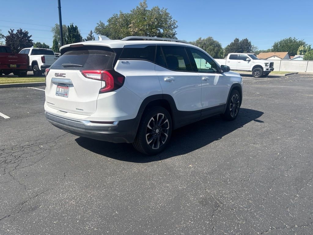 Used 2022 GMC Terrain SLT w/ Infotainment Package II AWD/4WD image 5