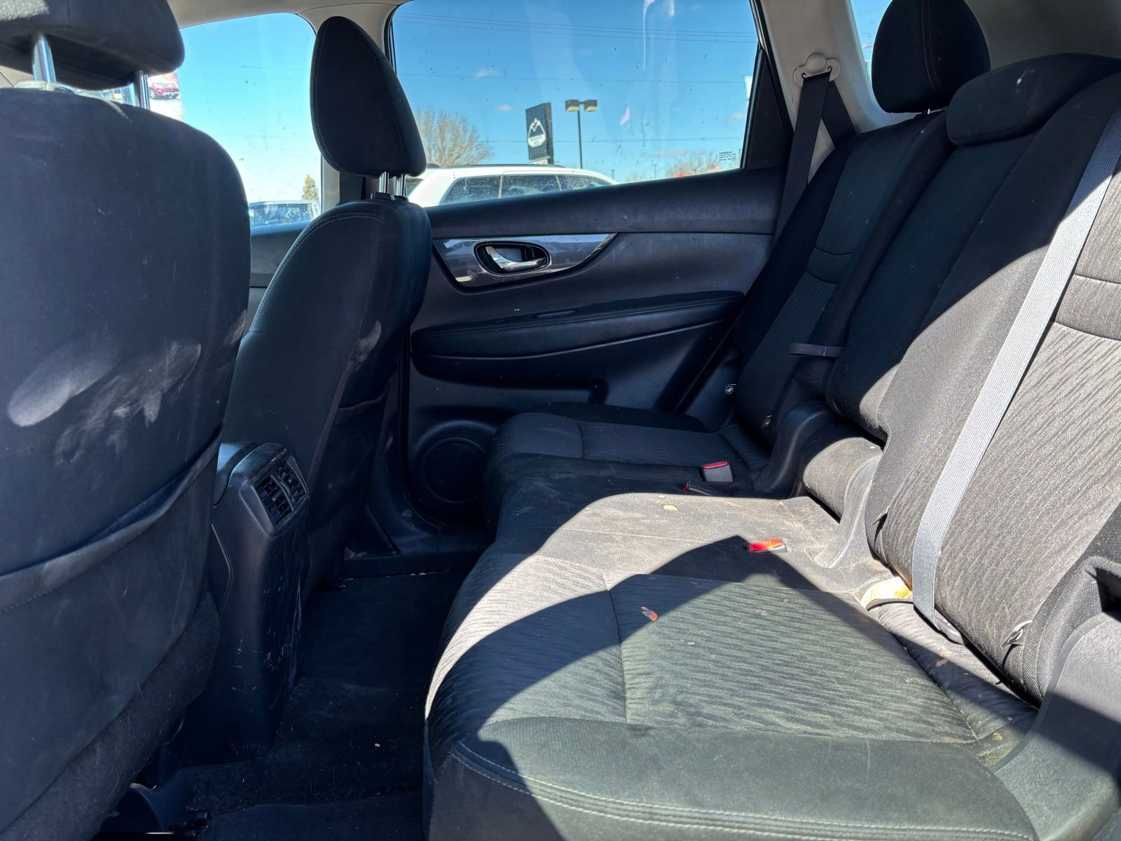 Used 2017 Nissan Rogue SV w/ SV Premium Package image 13