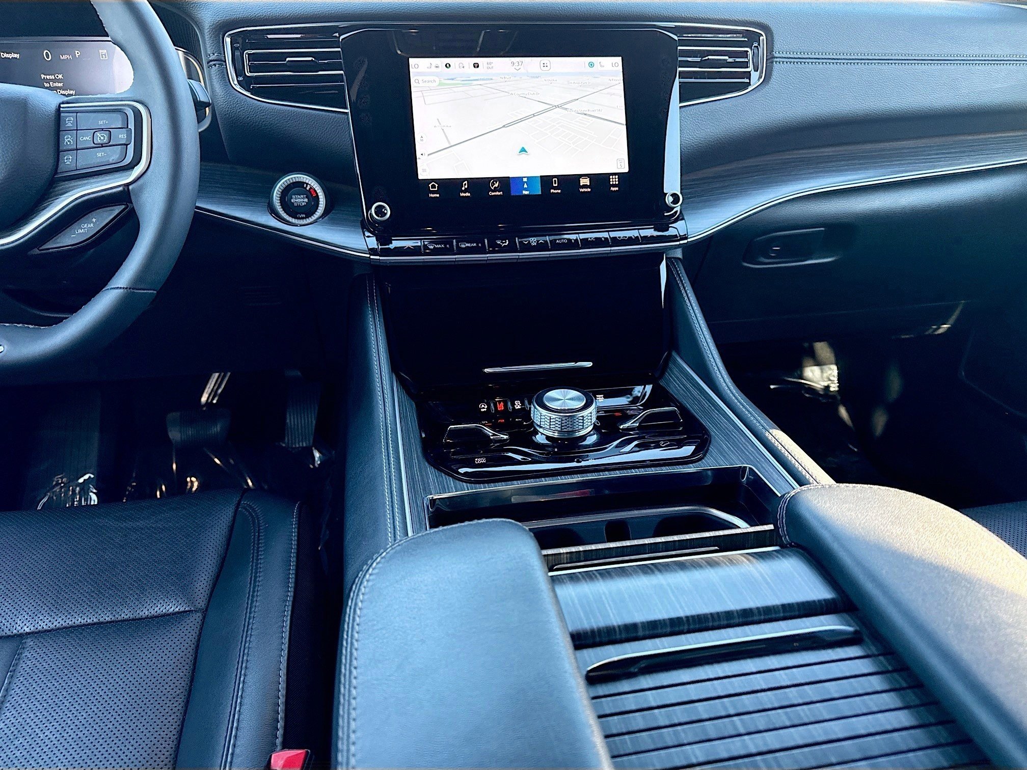 Used 2023 Jeep Wagoneer Series III w/ Convenience Group I image 18