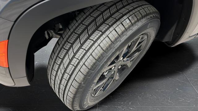 New 2026 Jeep Grand Cherokee Altitude image 30