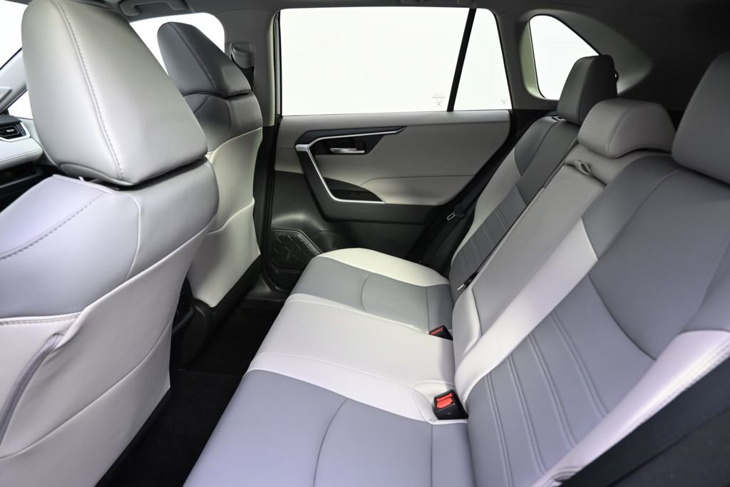 Used 2023 Toyota RAV4 XLE Premium image 21