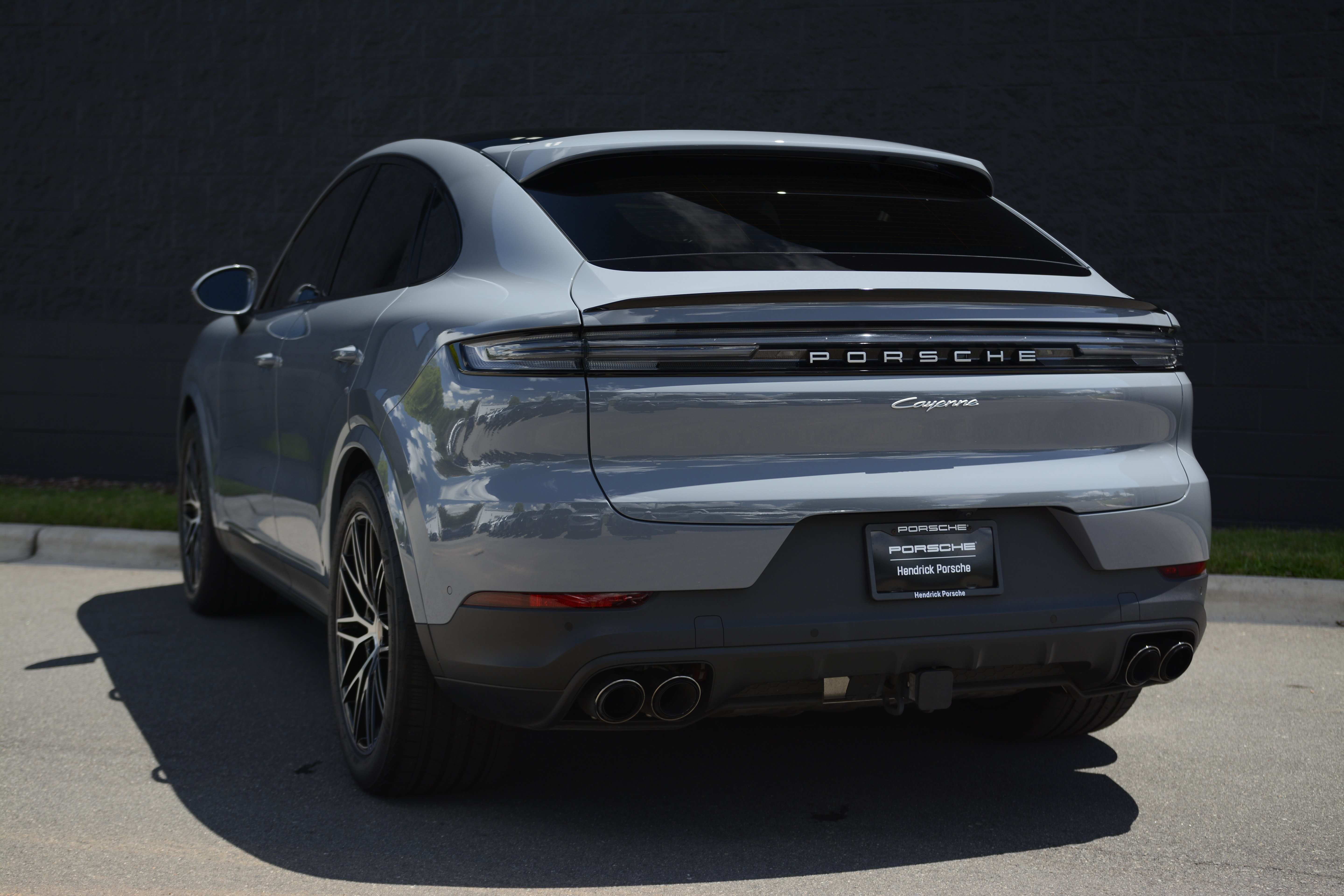 Certified 2026 Porsche Cayenne Coupe AWD/4WD image 3