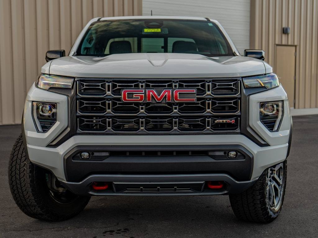Used 2024 GMC Canyon AT4 w/ AT4 Premium Package AWD/4WD image 7
