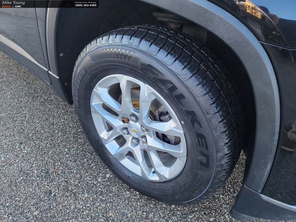Used 2018 Chevrolet Traverse LT image 11