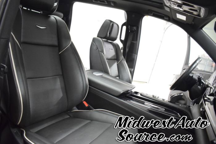 Used 2023 Cadillac Escalade ESV Sport w/ LPO, Illumination Package image 32