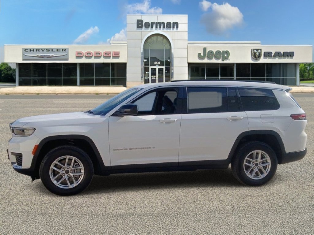 Used 2024 Jeep Grand Cherokee L Laredo AWD/4WD image 4