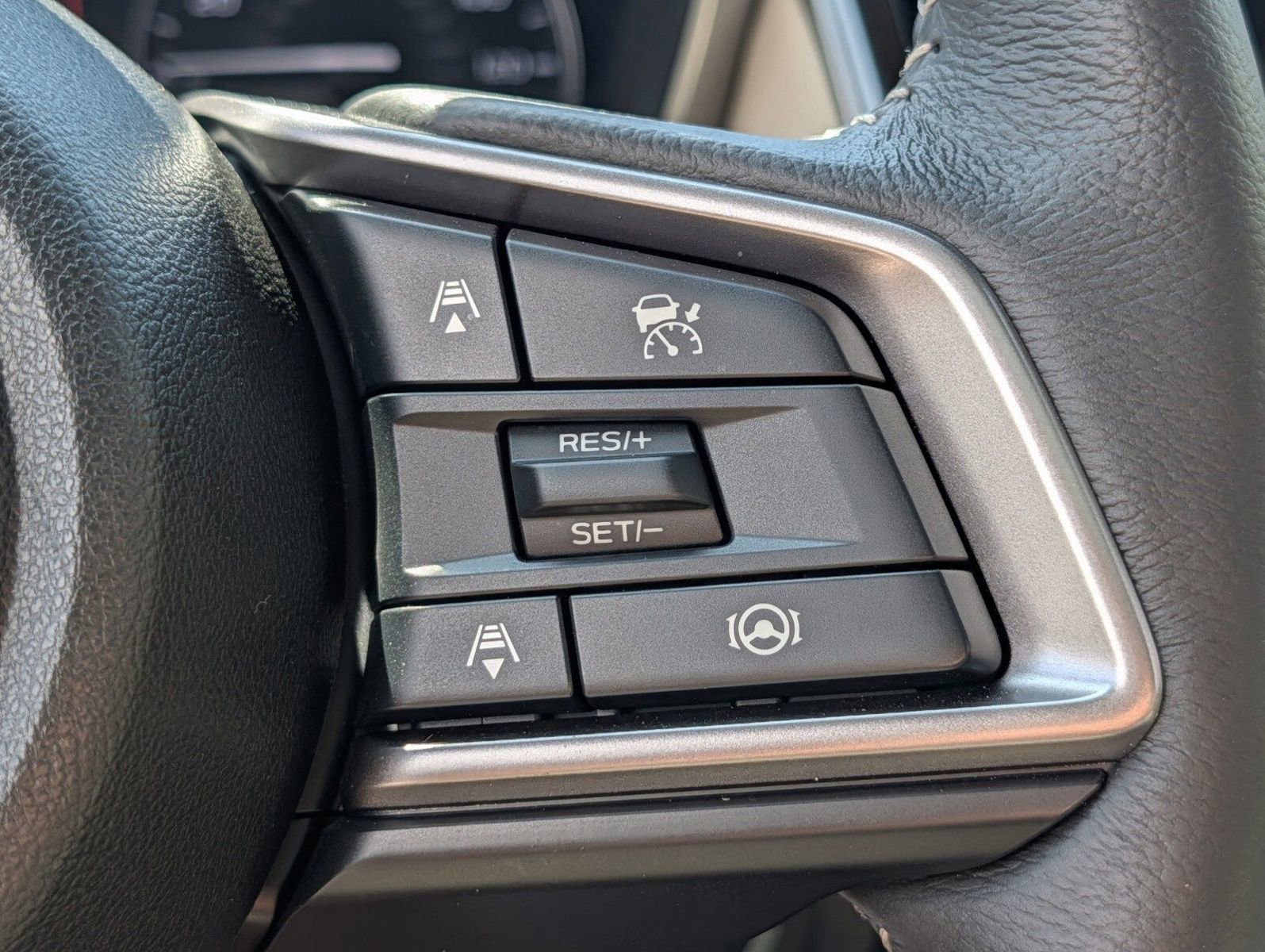 Used 2025 Subaru Outback Limited AWD/4WD image 31