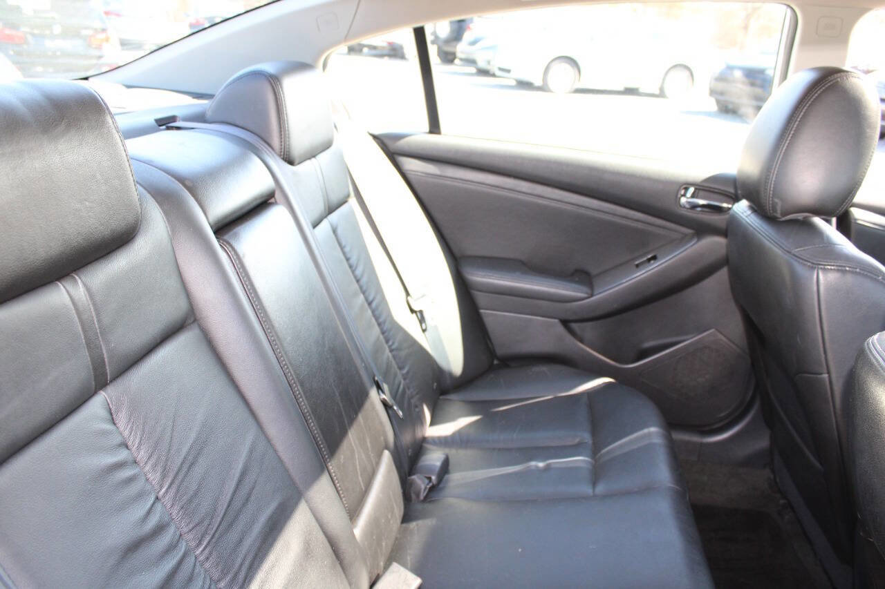 Used 2010 Nissan Altima 2.5 SL w/ SL Pkg image 19