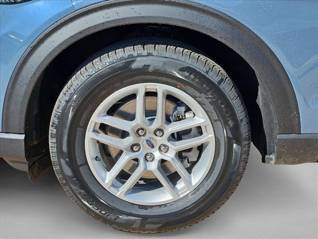 New 2026 Ford Explorer Active RWD image 10