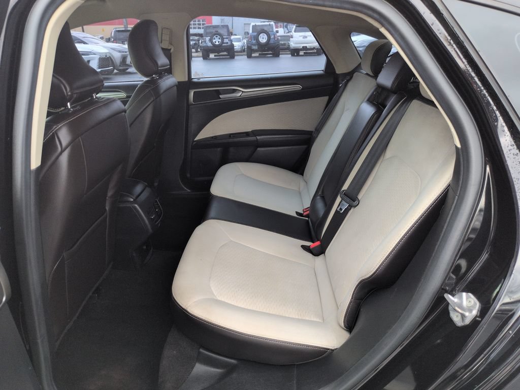 Used 2019 Ford Fusion SE w/ Equipment Group 151A FWD image 25