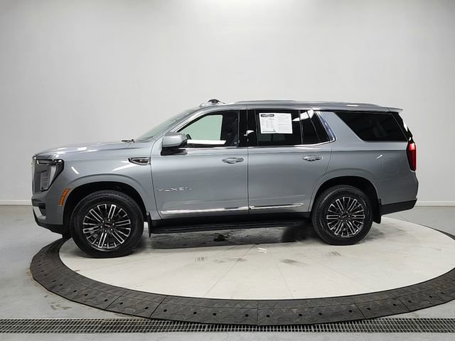 Used 2025 GMC Yukon Elevation w/ Elevation Premium Package AWD/4WD image 4