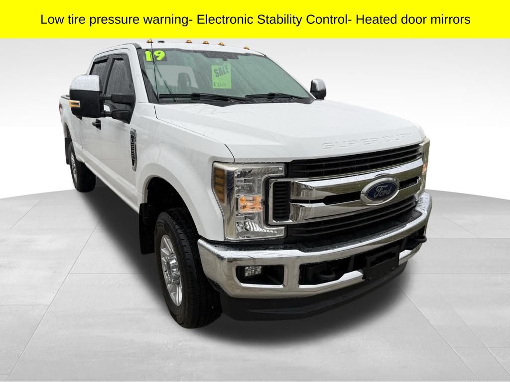 Used 2019 Ford F250 XLT w/ XLT Value Package image 2
