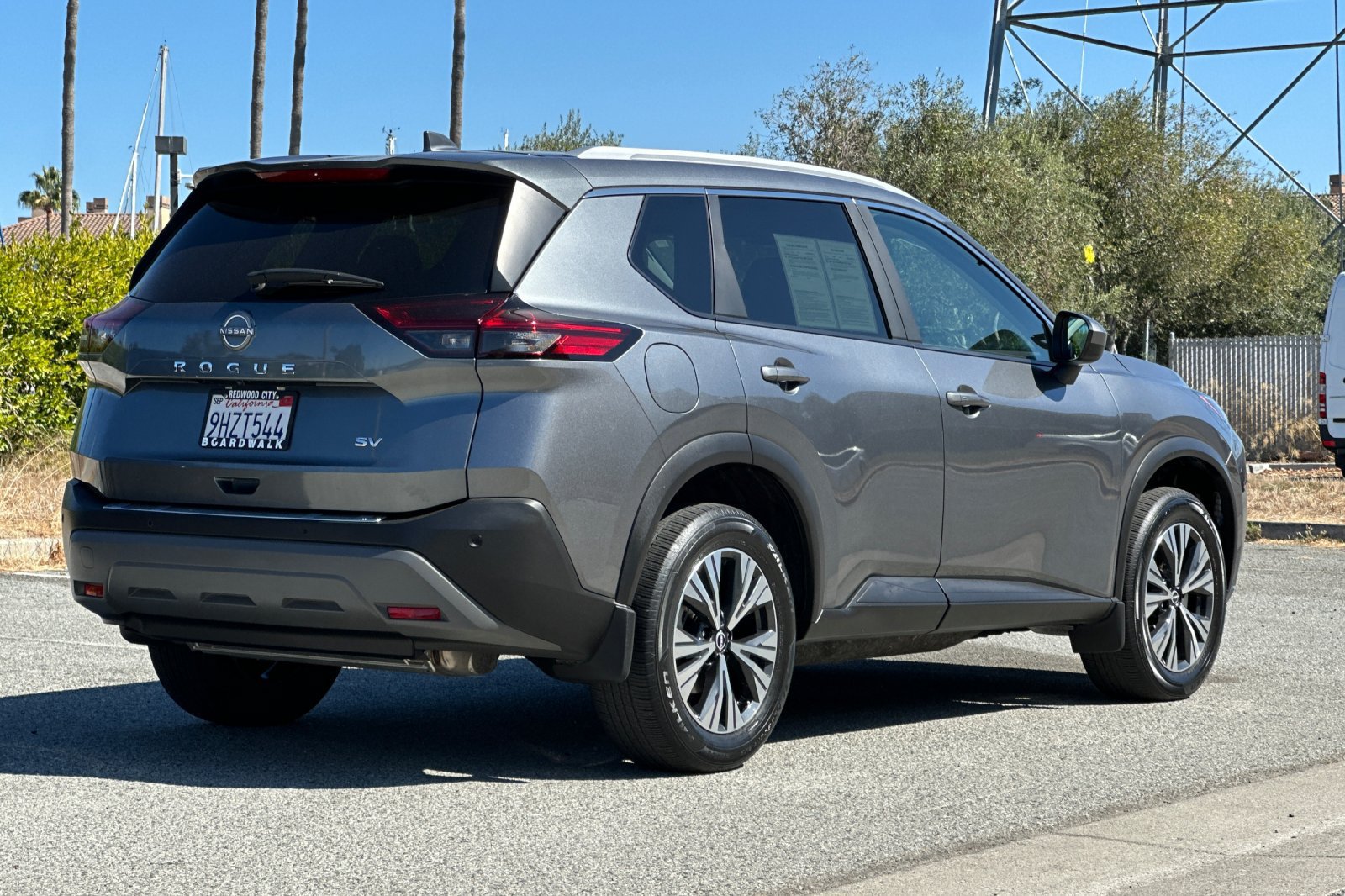 Used 2023 Nissan Rogue SV w/ SV Premium B Package FWD image 4