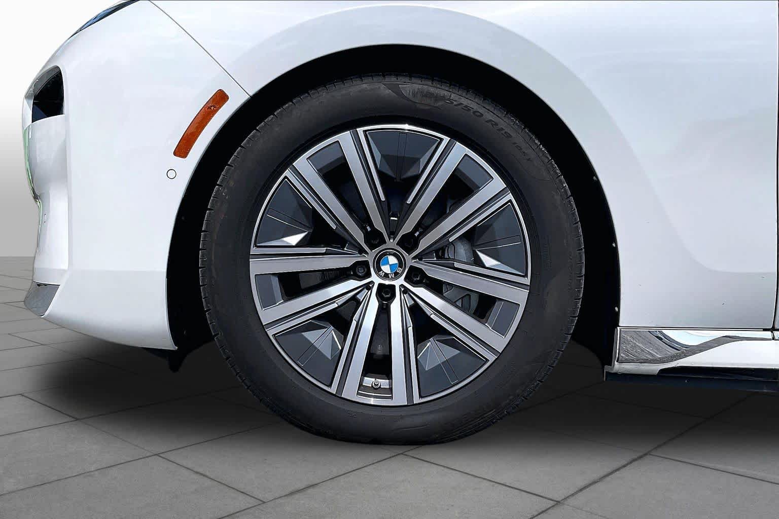 Used 2024 BMW i7 eDrive50 RWD image 10