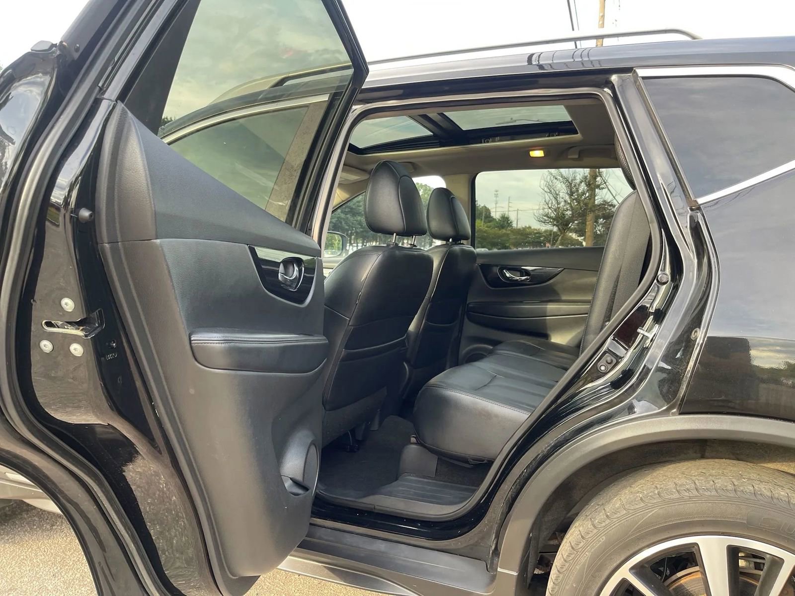 Used 2019 Nissan Rogue Sport S FWD image 34