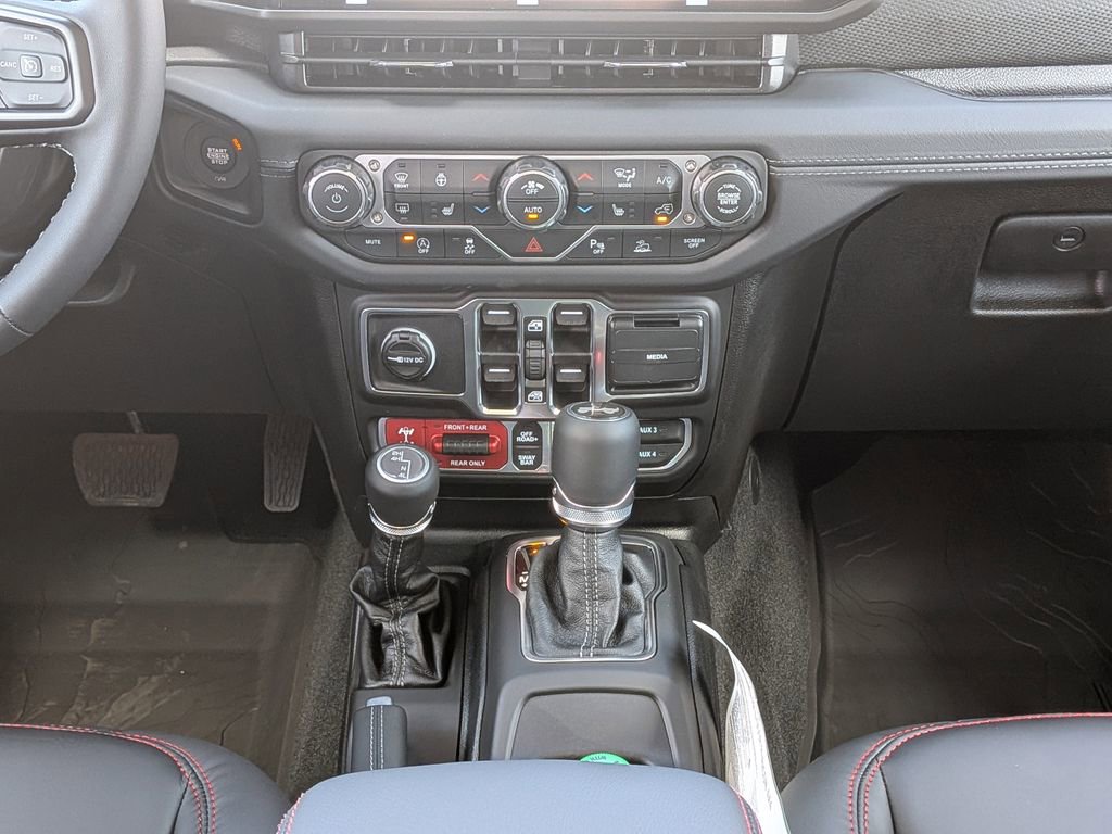 New 2026 Jeep Wrangler Unlimited Rubicon w/ Xtreme 35 Tire Package image 20